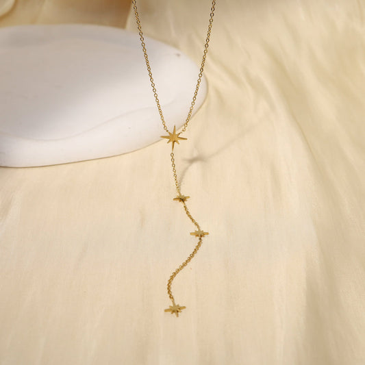 Collier Cravate Etoiles Doré vu de face