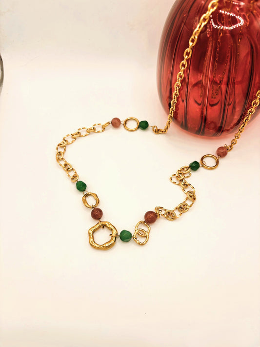 Collier Sautoir Maillons Dorés et Perles Vertes et Roses