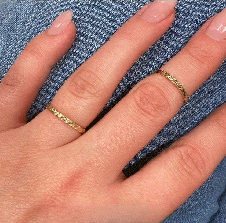 Bague Ajustable Anneaux Martelée Plaqué Or Porté