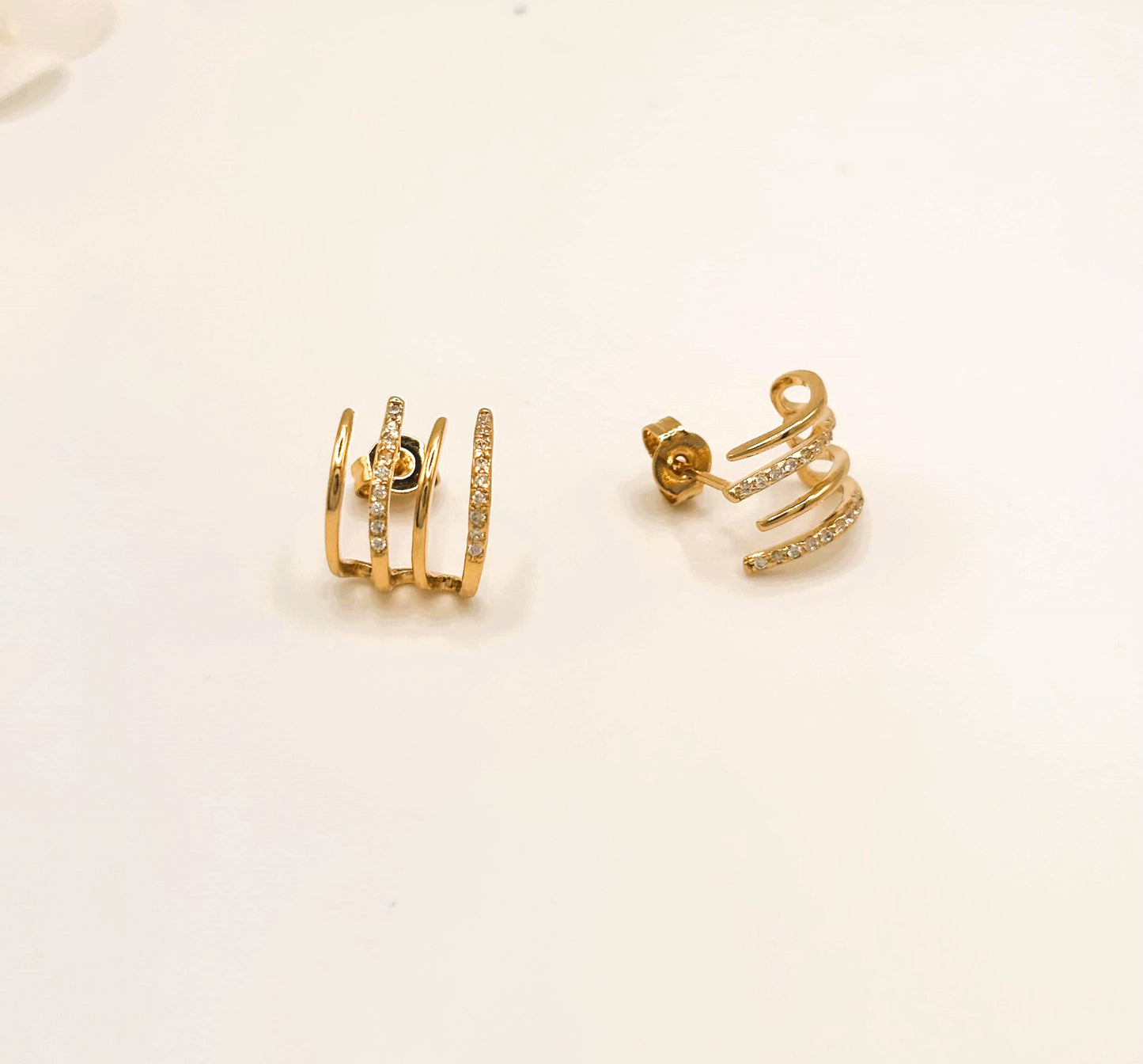 Boucles d'oreilles multi rangs horizontales dorées et strass