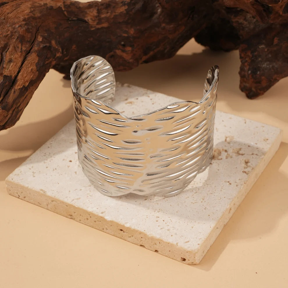 Bracelet Jonc Fermé Contour Epais et Martelé Argenté