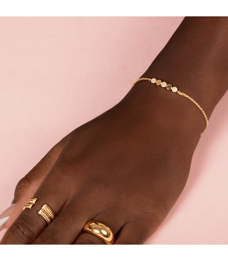 Bracelet Chaine Doré et 5 Ronds Lisses et Zircons Blancs Porté