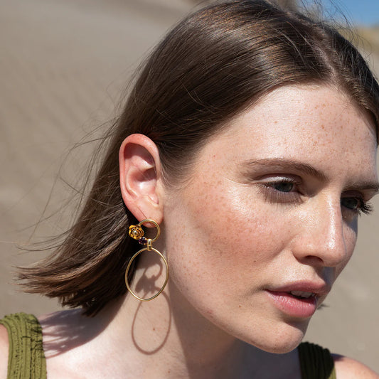 Boucles d'Oreille 2 Anneaux Pendants et Cristal Swarovski Porté