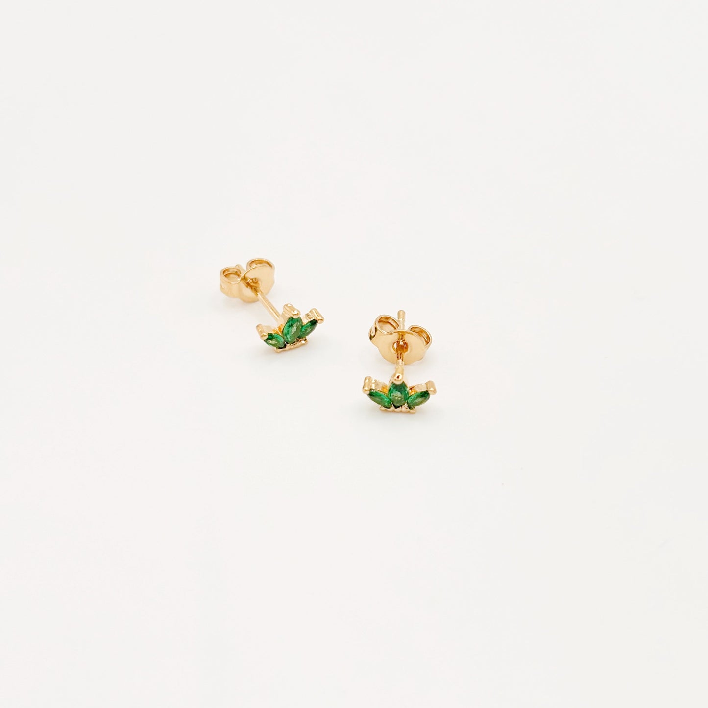 Boucles d'oreilles Puces Fleurs Dorées 3 Pétales Vert