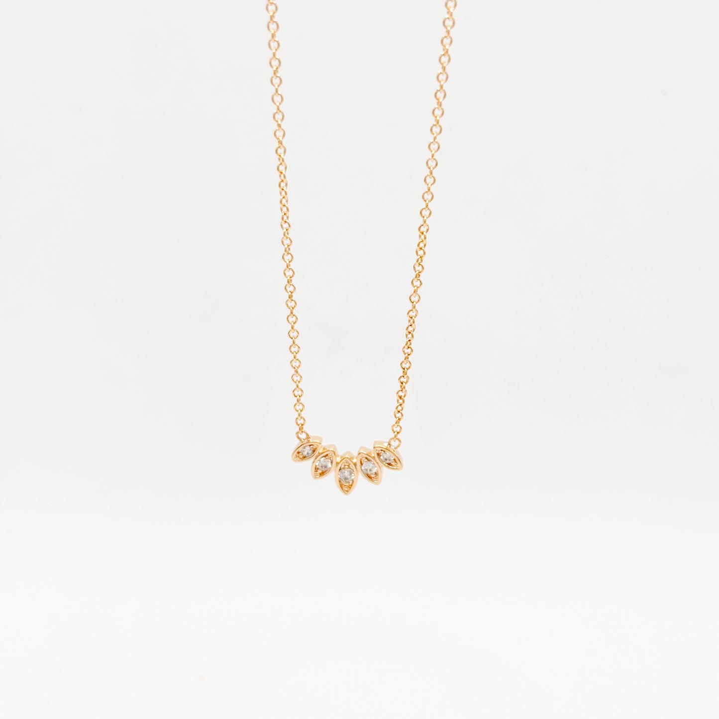 Collier Plaqué Or et Pendentif Couronne Strass Blanc
