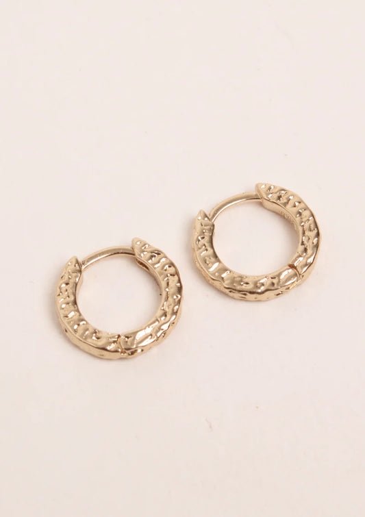 Boucles d'Oreilles Mini Créoles Martelés Dorées