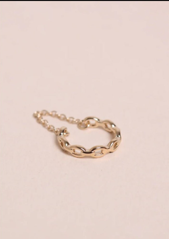 Bague d'Oreille Earcuff Anneau et Chaine Plaqué Or vu de face