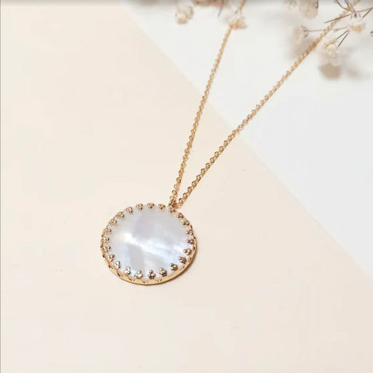 Collier Sautoir Doré et Pendentif Pierres Fines Nacre