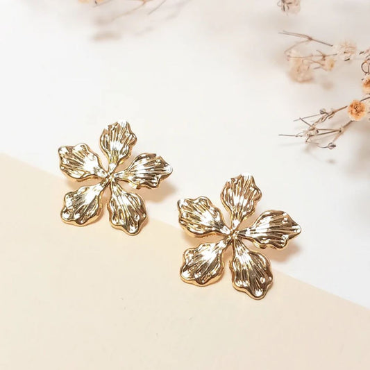 Boucles d'Oreilles Pendantes Fleurs Martelés Dorés
