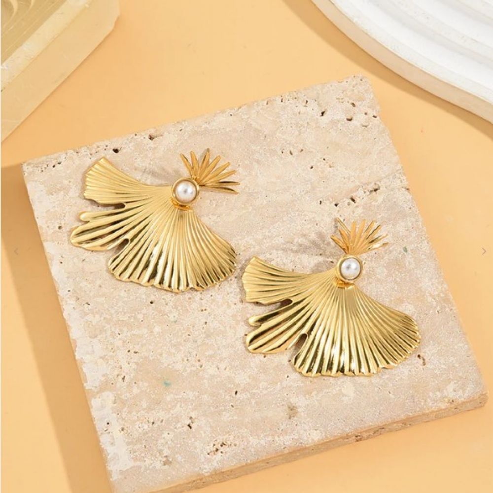 Boucles d'Oreilles Feuille de ginkgo et Perle Blanche
