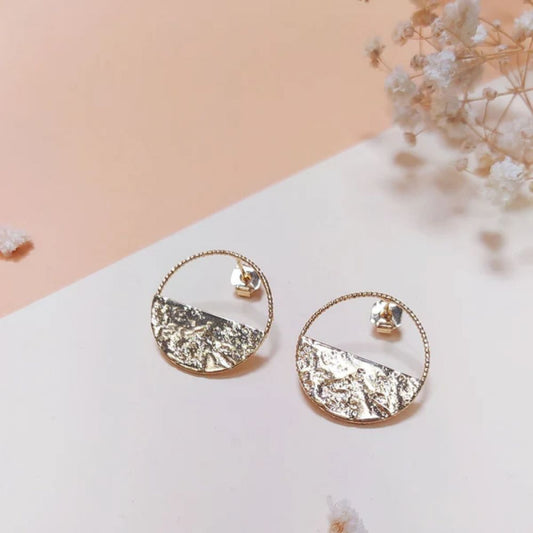 Boucles d'Oreilles Cercle Moitié Martelé Dorées