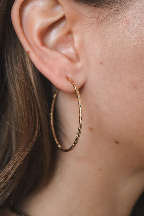 Boucles Créoles Martelées Dorées Porté