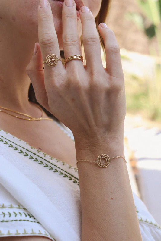 Bracelet Rond Tressée Raphia Plaqué Or Porté