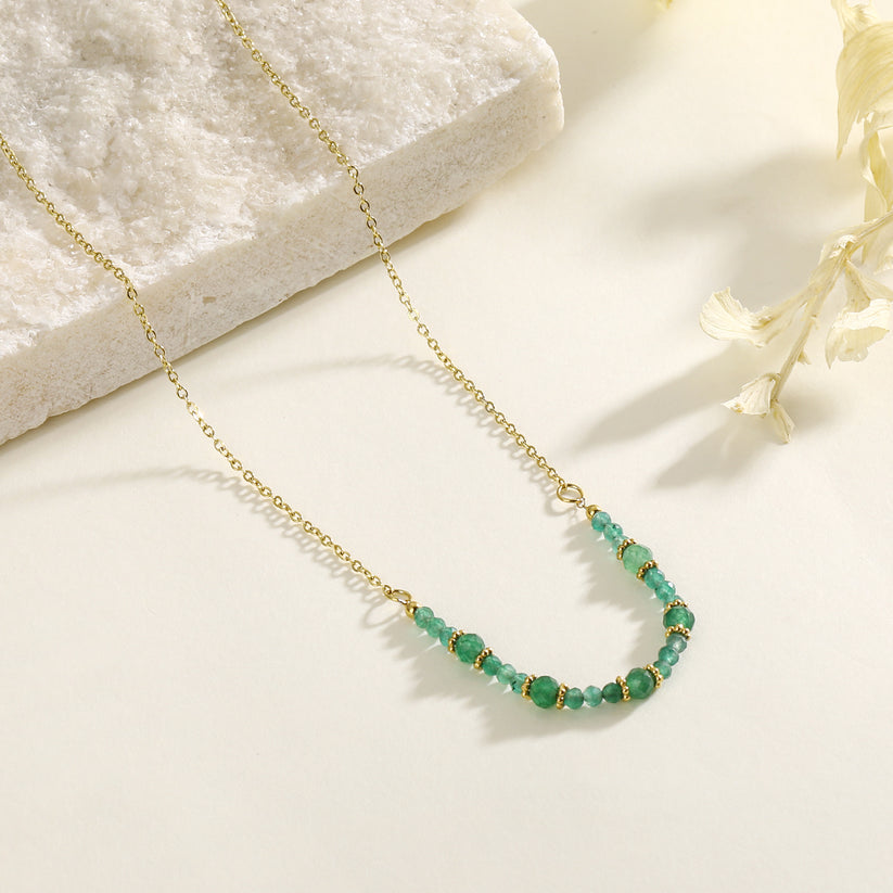 Collier Chaîne Perles Vert d'Eau vu de face