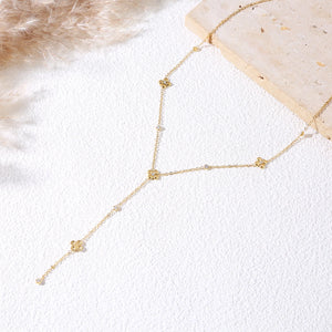 Collier Cravate Doré Fleurs et Strass Blancs