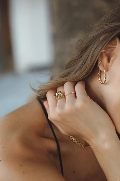 Bague Ajustable Noeud Doré Porté