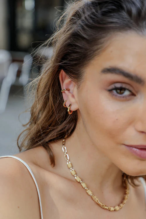 Bague d'Oreille Earcuff Géométrique Dorée Porté 