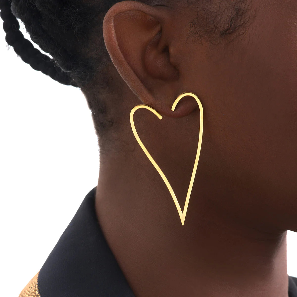 Boucles d'Oreilles Pendantes Coeur Dorées Porté