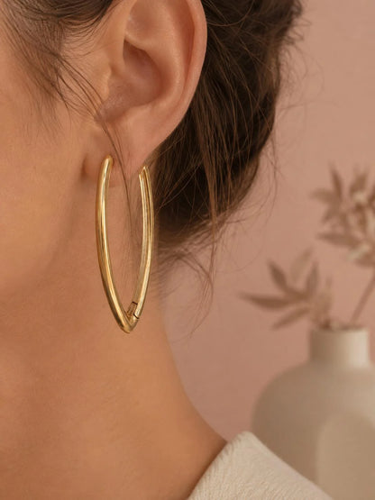 Boucles d'Oreilles Créoles ajourées pointues Porté 