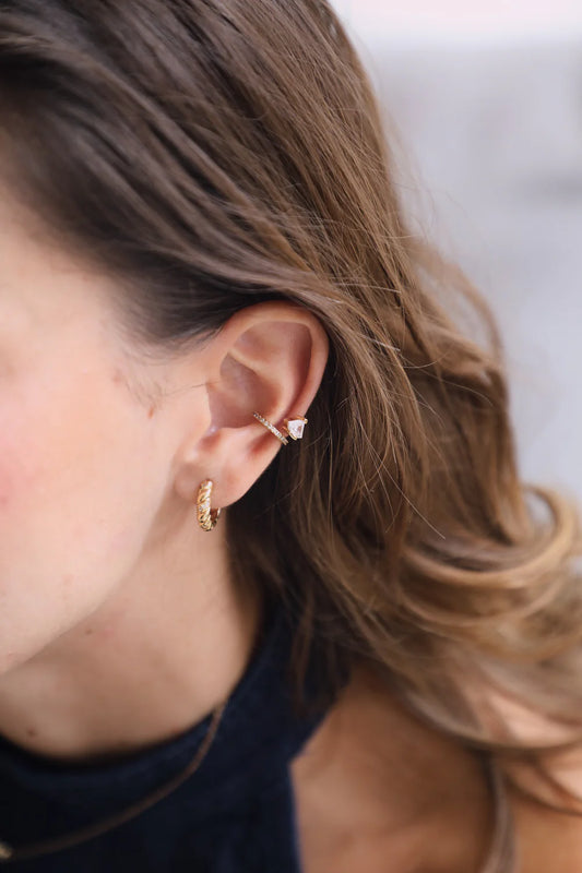 Bague d'Oreille Earcuff Doré Barre de Strass Blanc et Gros Zircons Blanc Porté