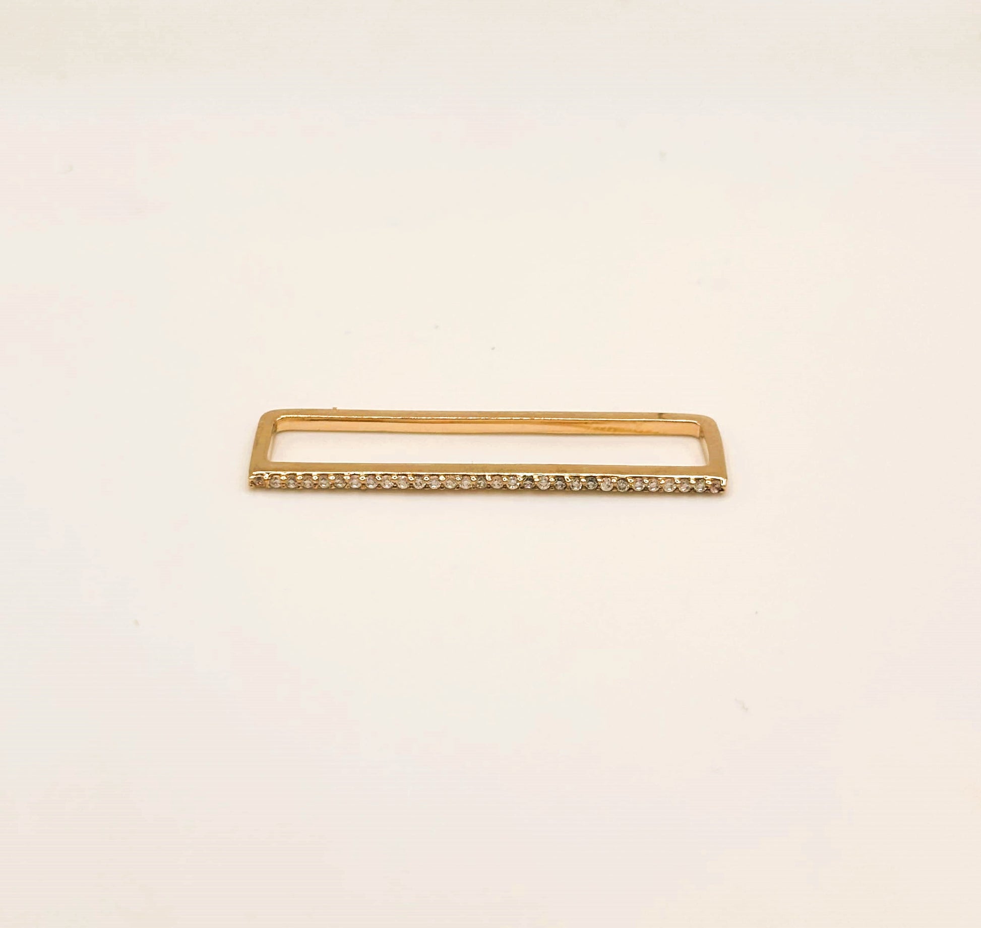 Bague d'Oreille Earcuff Rectangle et Strass vu de face 