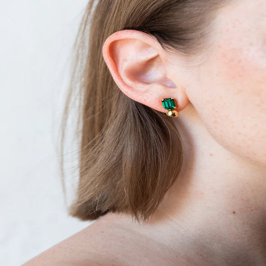 Puce d'Oreilles Doré et Cristal Swarovski Porté