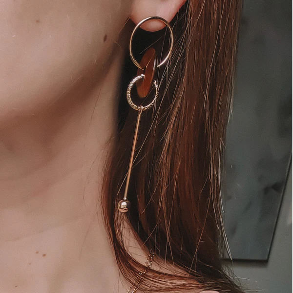 Boucles d'Oreilles Pendantes Doubles Anneaux, Donut Nacre et Barre Porté