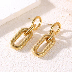 Boucles d'Oreilles 2 Anneaux Entrelacés, Ovale et Rectangle Torsadé Doré