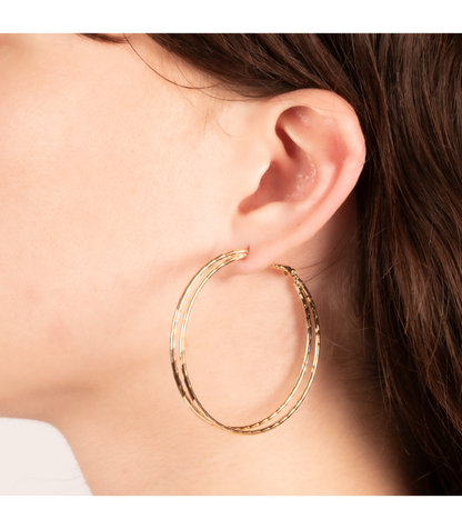 Boucles d'Oreilles Créoles Double Anneaux Plaqué Or Porté