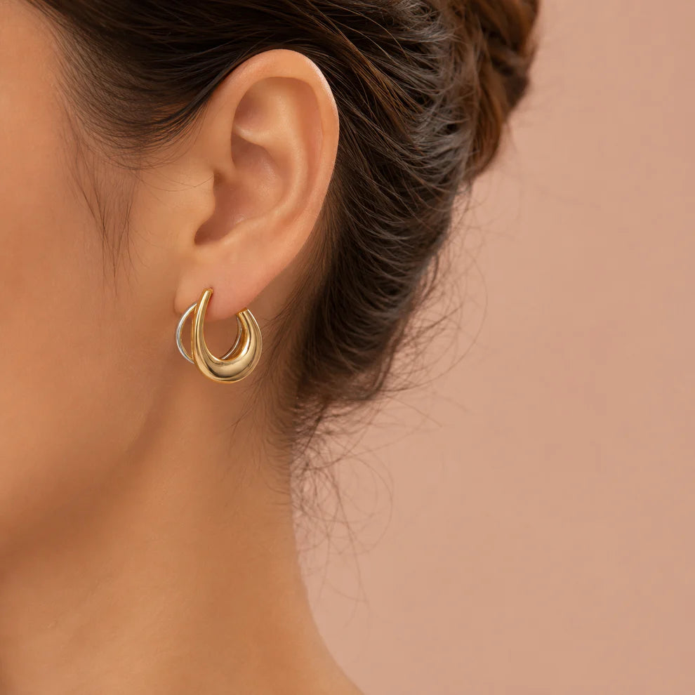 Boucles d'Oreilles Créoles Epaisses Bicolores Porté