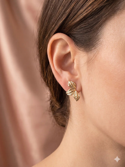 Boucles d'Oreilles Feuilles Texturées Doré Porté