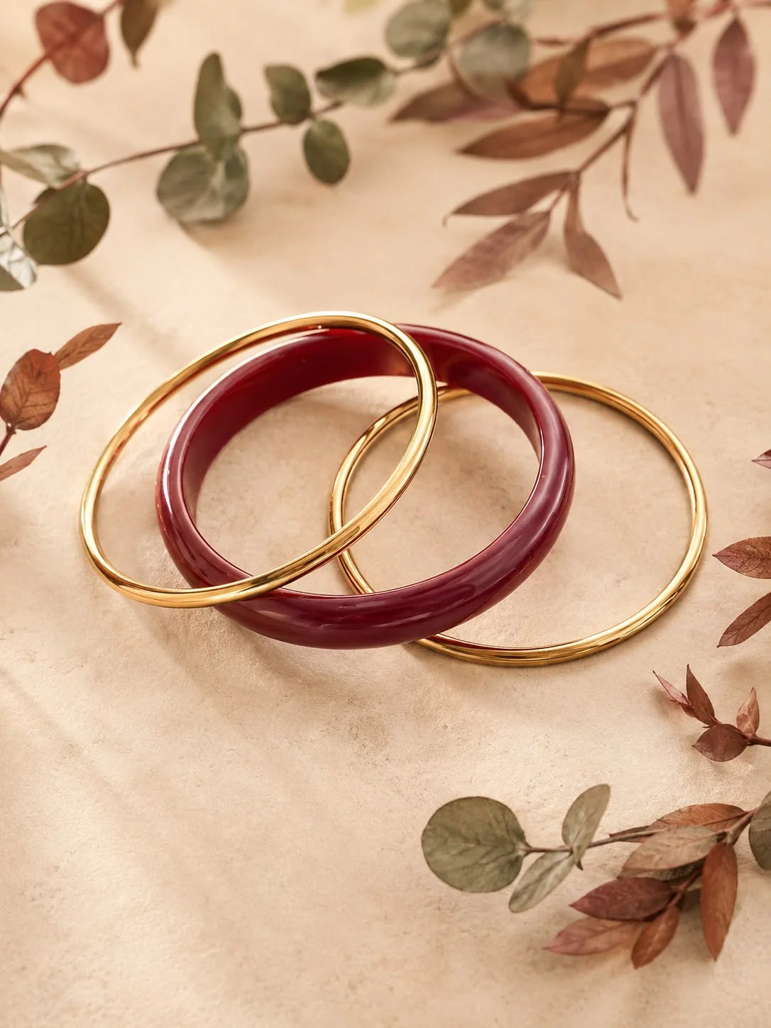 Bracelet 3 Jonc Fermé Dorés et Résine de Couleurs Rouge