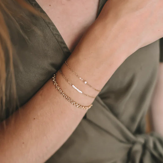 Bracelet Mailles et Grappe de Perles Doré Porté