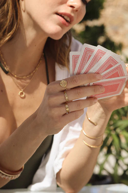 Bague Ajustable Creusé et Martelé Dorée Porté