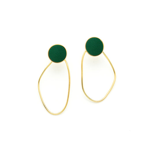 Boucles d'Oreilles Pendantes Bouton en Tissu Vert et Anneau Irrégulier