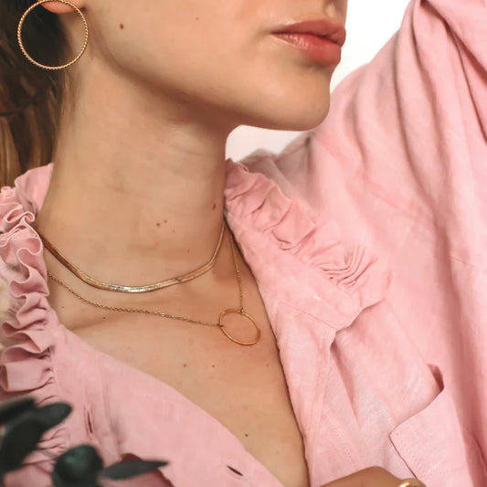 Collier Doré Maille Plate Large Serpent Porté