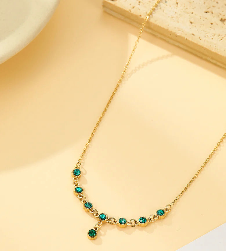 Collier Tour de Cou Doré et Zircons Vert