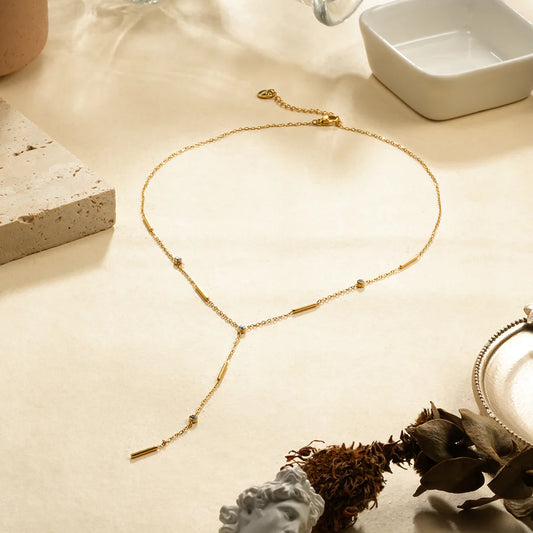 Collier Cravate Doré Barre et Zircon Blanc 