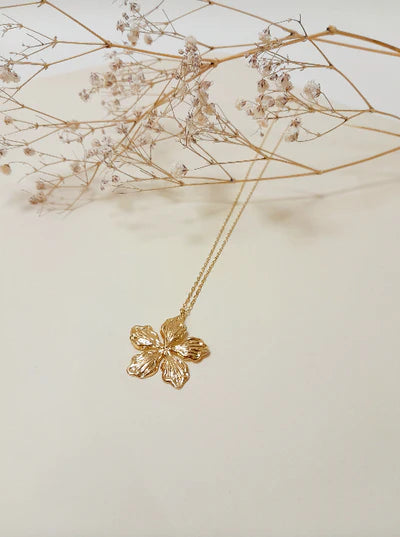 Collier Pendentif Doré Fleurs 5 Pétales Martelés