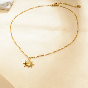 Collier Tour de Cou Doré et Pendentif Soleil