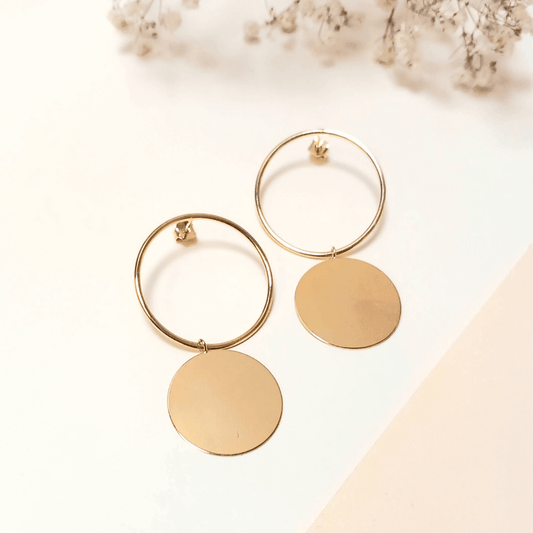 Boucles d'Oreilles Créoles et Disques Dorées vu de face  
