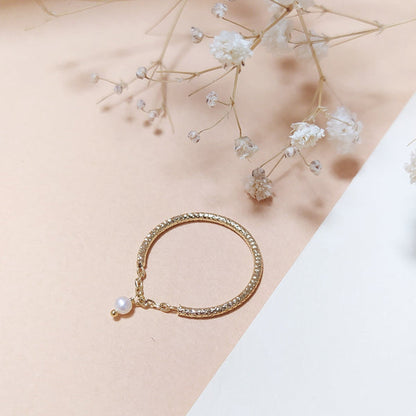 Bague Anneau et Chaine Doré et Perle de Culture Blanche