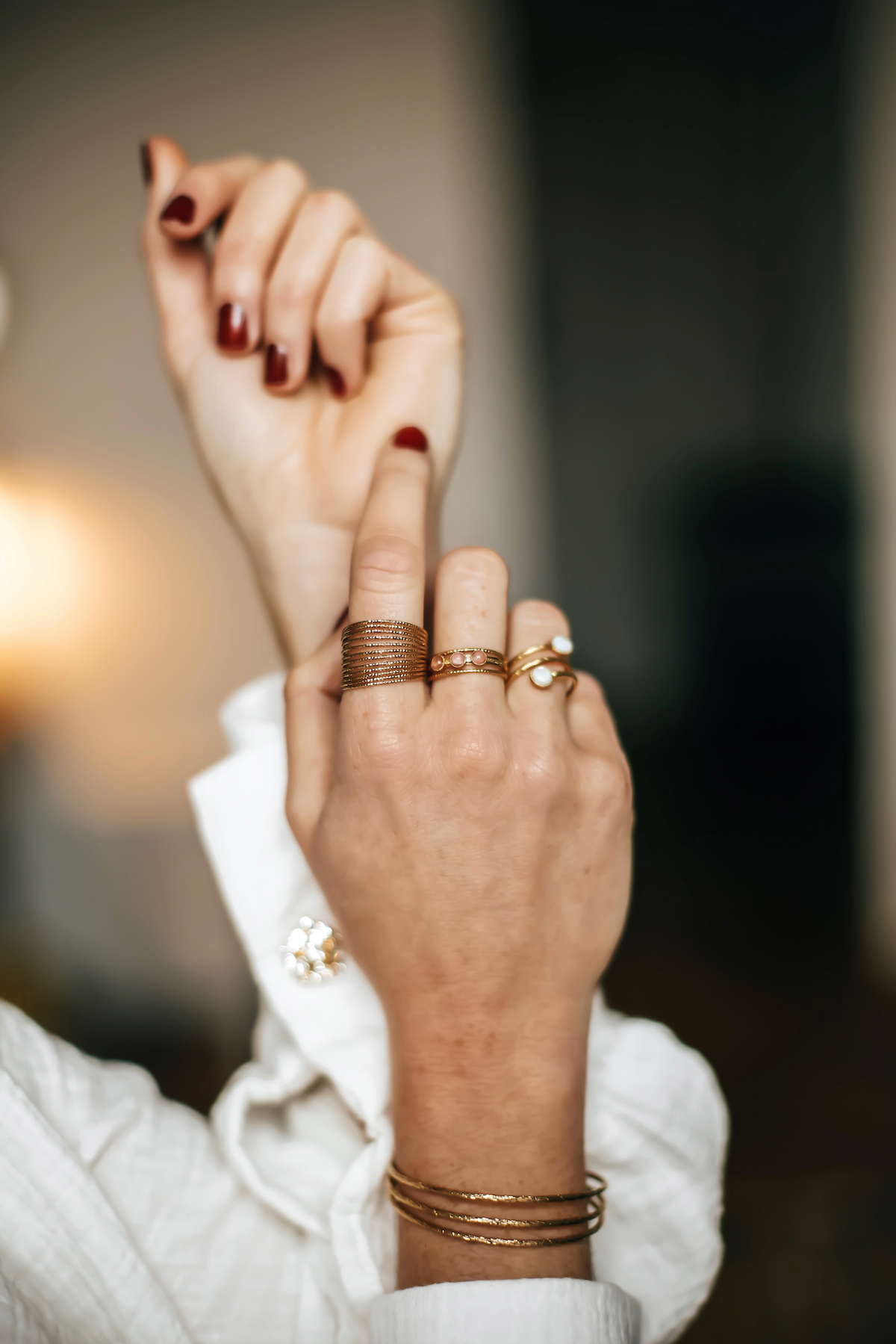 Bague Multi Anneaux Dorée porté sur la main 