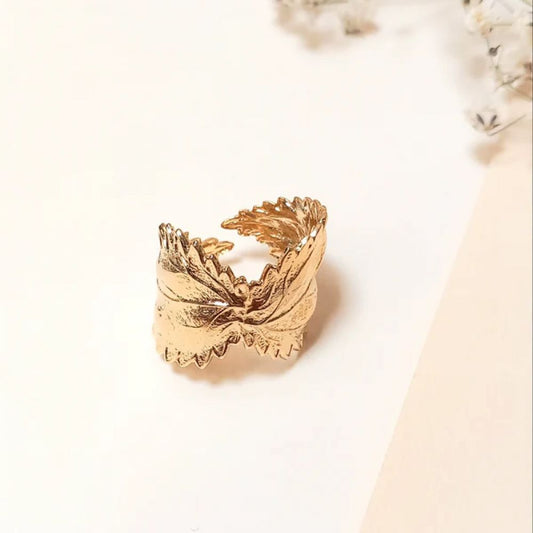 Bague Feuille Texturée Dorée