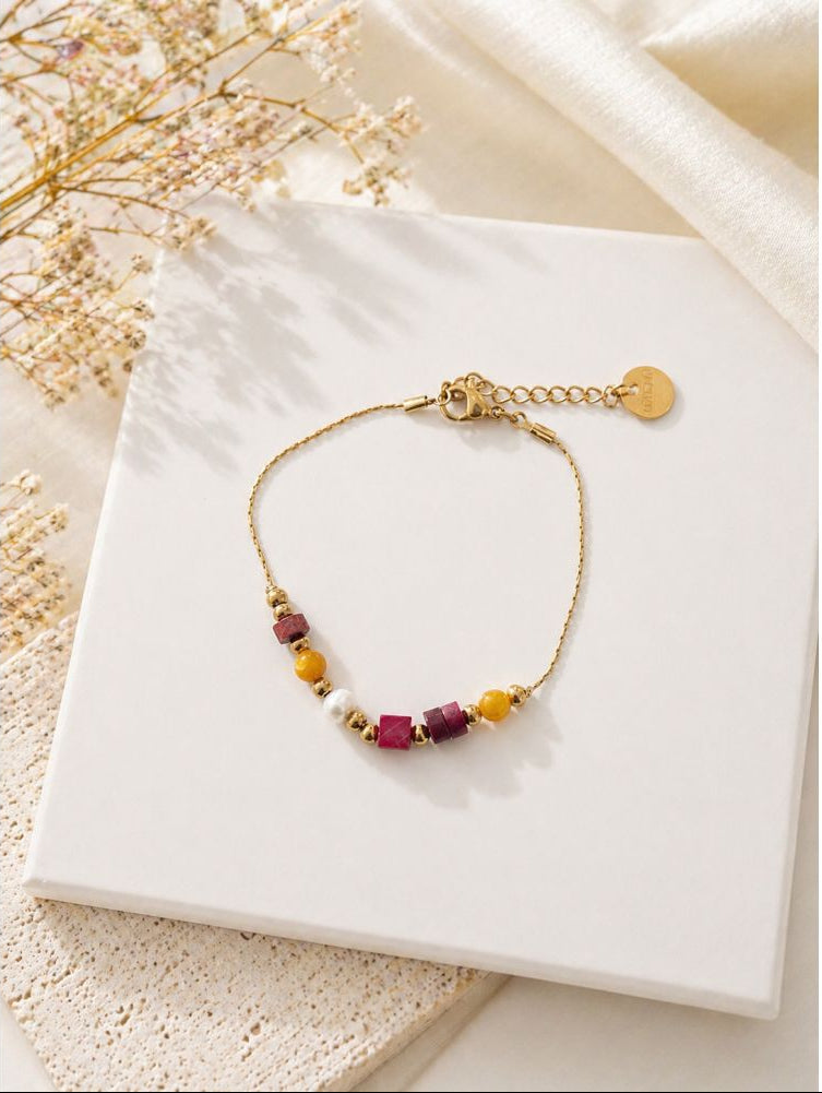 Bracelet Doré et Pierres Naturelles Rondes et Carrées Rouge, Rose et Jaune