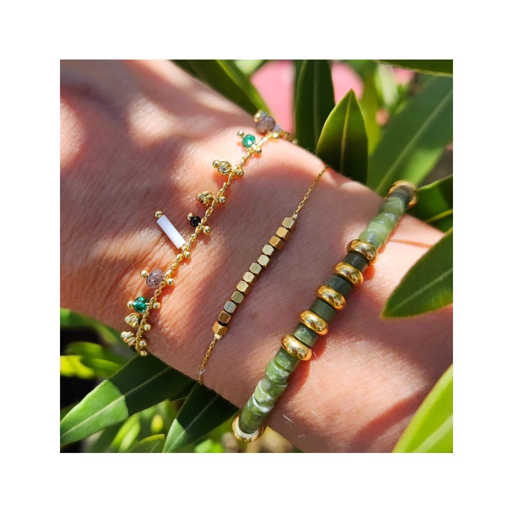 Bracelet Elastique et Pierres Naturelles Vertes Porté