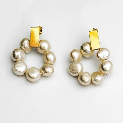 Boucles d'Oreilles Dorées Cercle Ajouré Perles de Culture