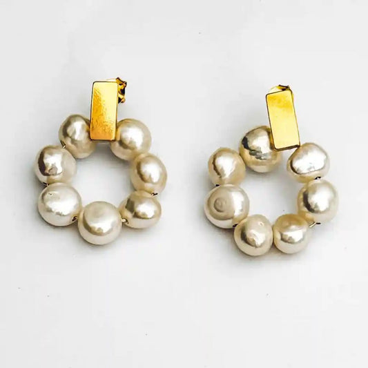 Boucles d'Oreilles Dorées Cercle Ajouré Perles de Culture