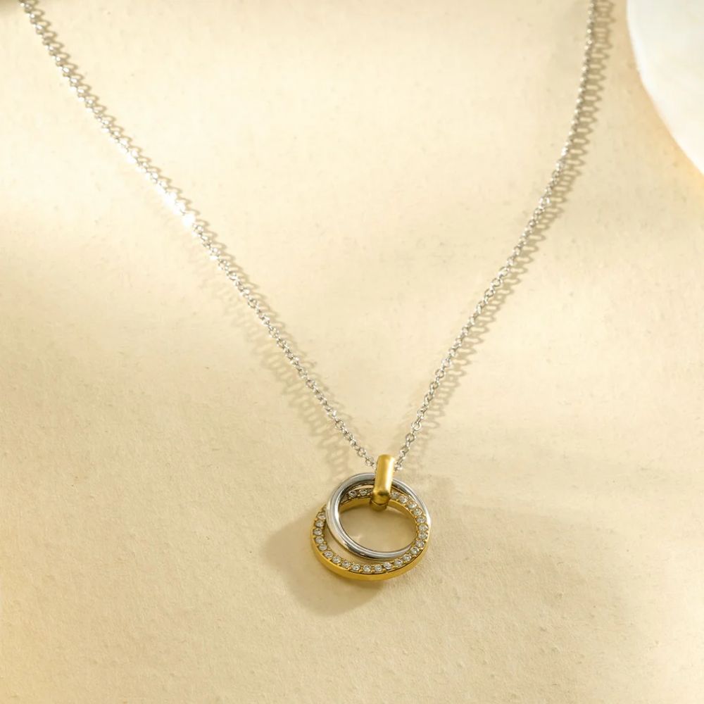 Collier Fin Pendentif 2 Anneaux Entrelacés Bicolores et Strass