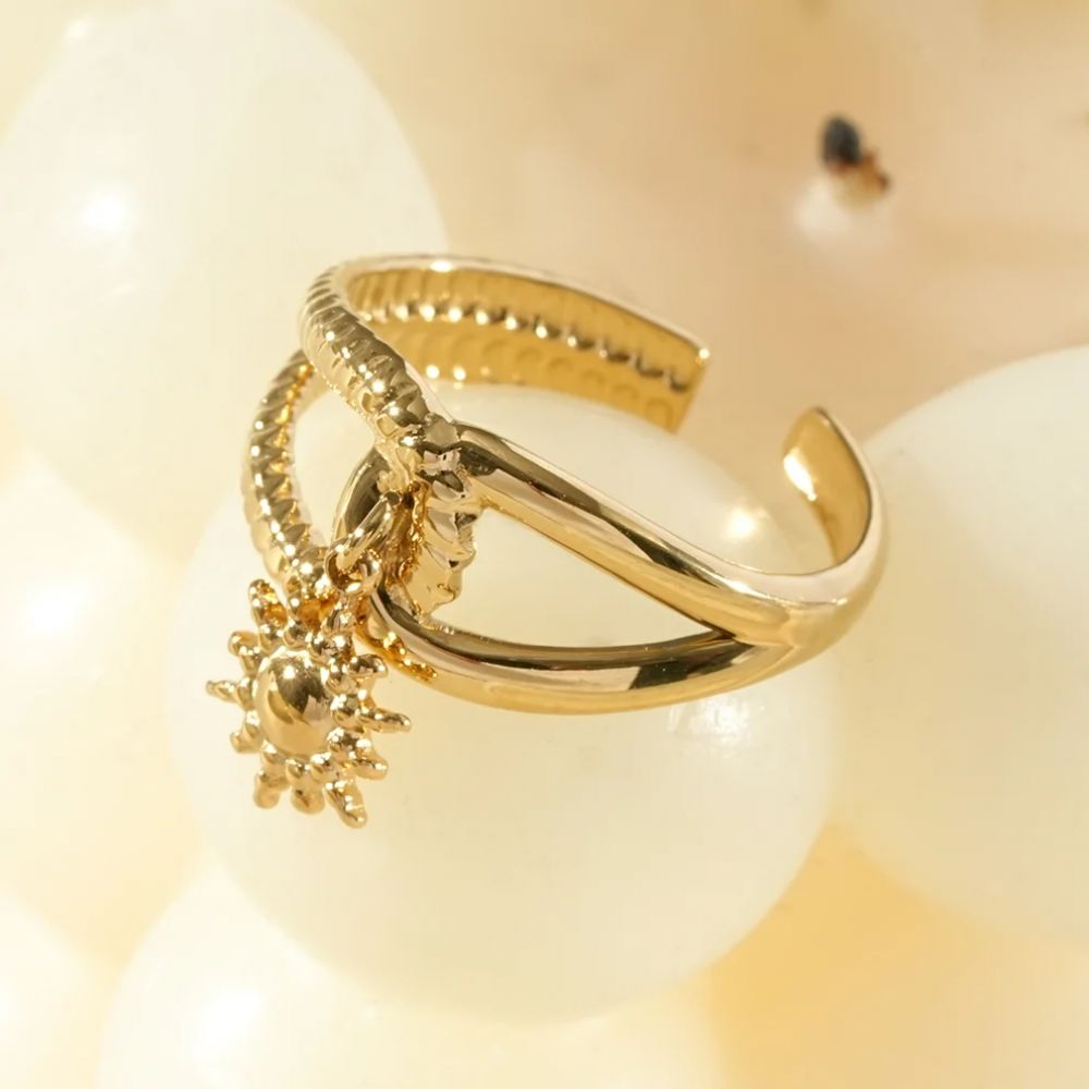 Bague ajustable à double anneau avec un pendentif soleil en acier inoxydable doré